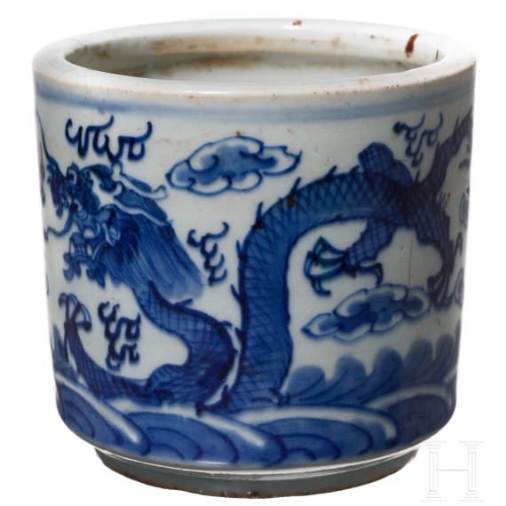 A blue and white brush pot, Guangxu period, circa 1890
