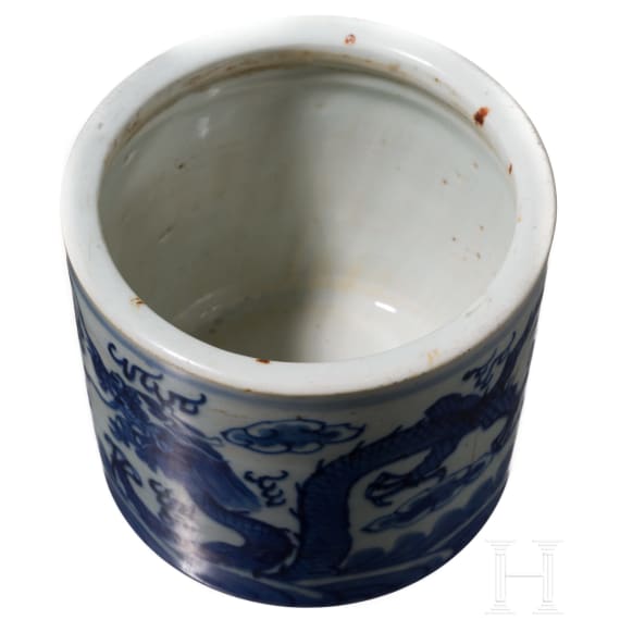 A blue and white brush pot, Guangxu period, circa 1890