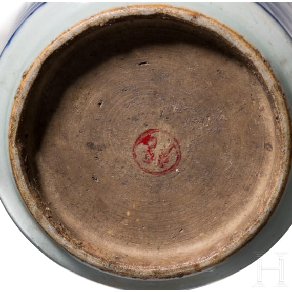 A blue and white brush pot, Guangxu period, circa 1890