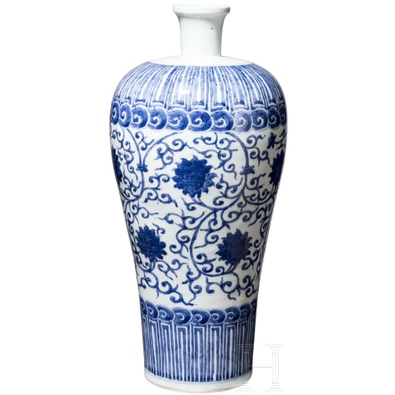 A large Chinese blue and white Meiping vase, 20th century
