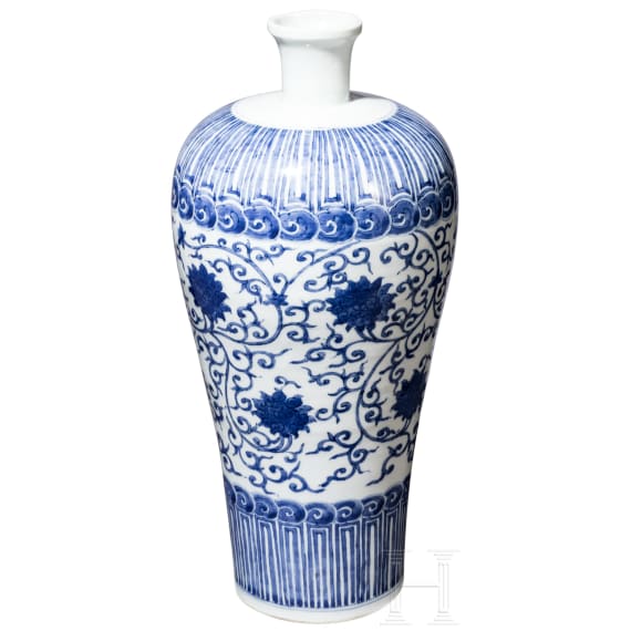 A large Chinese blue and white Meiping vase, 20th century