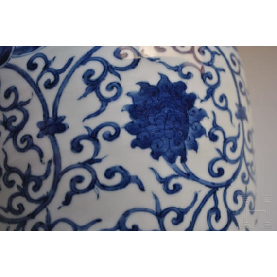 A large Chinese blue and white Meiping vase, 20th century