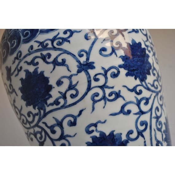 A large Chinese blue and white Meiping vase, 20th century