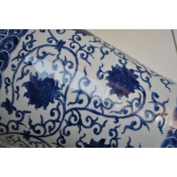 A large Chinese blue and white Meiping vase, 20th century