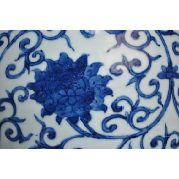 A large Chinese blue and white Meiping vase, 20th century