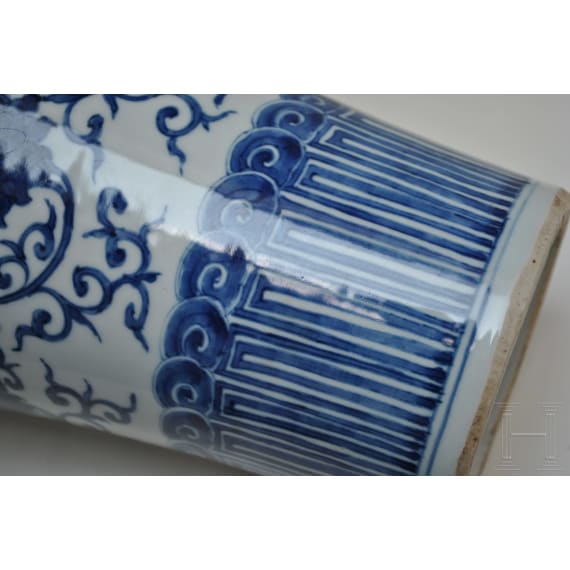 A large Chinese blue and white Meiping vase, 20th century