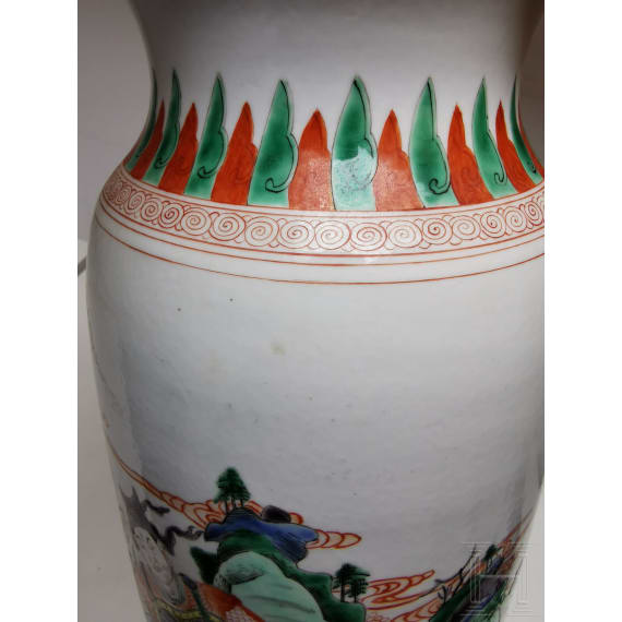 A large Chinese famille verte vase with figural scene, 19th/20th century