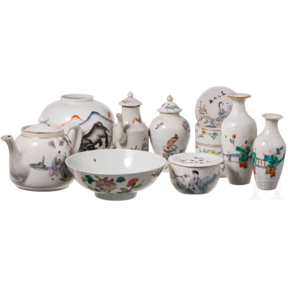 Eleven pieces of Chinese porcelain, famille rose, blue and white, 20th century
