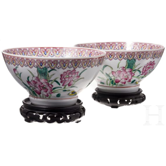 Two Chinese famille rose porcelain bowls with ducks, Republic period