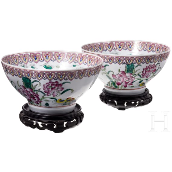 Two Chinese famille rose porcelain bowls with ducks, Republic period
