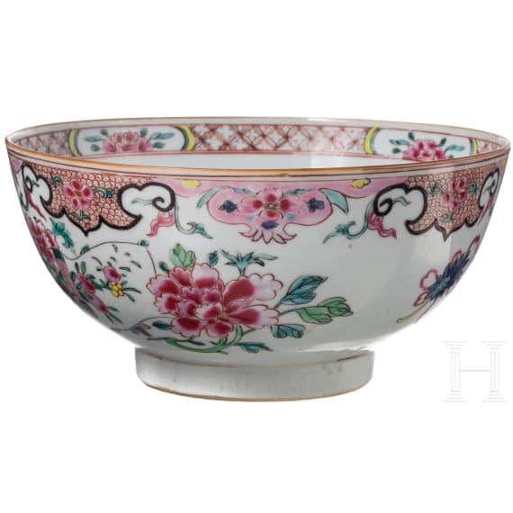 A Chinese famille rose bowl, 20th century