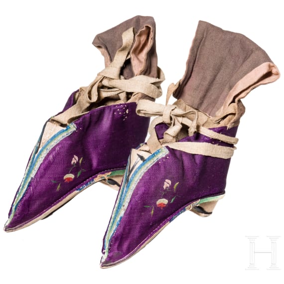A pair of Chinese lotus shoes, 19th century