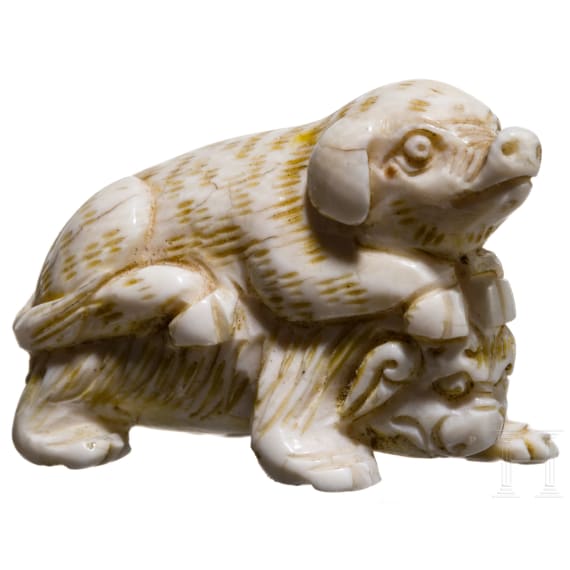 A Japanese ivory Netsuke, Meiji era (1868 - 1912)