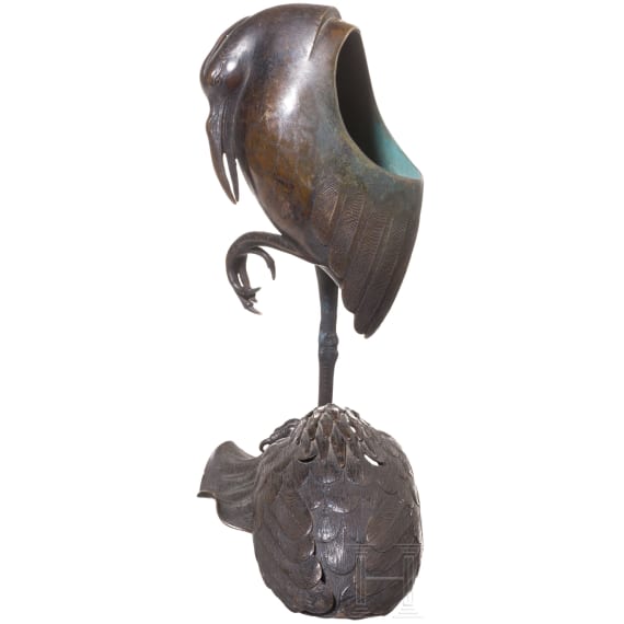A Japanese bronze jar in the shape of a heron, 1st half of the 20th century