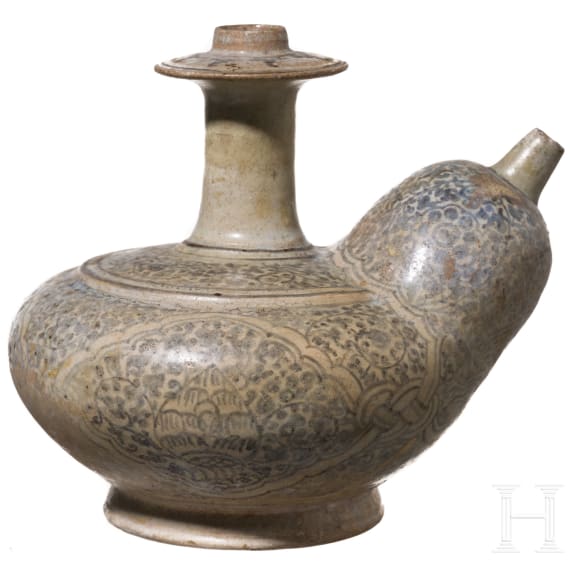 A Thai stoneware water vessel (kendi), 15th/16th century