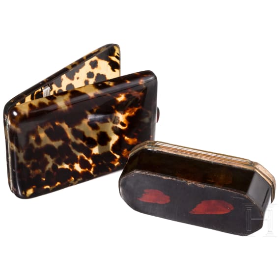 A papier mach&eacute; and lacquer box and a tortoiseshell cigar case, 19th century