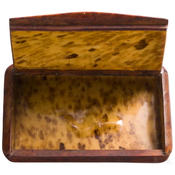 A French pressed wood and tortoise shell snuff box with battle scene, circa 1815
