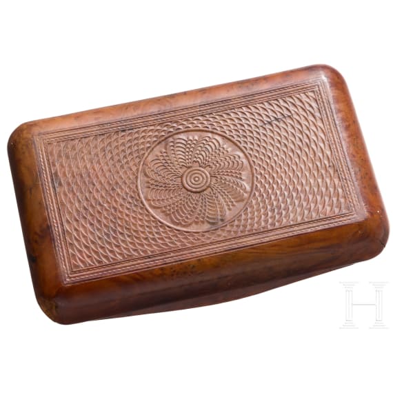A French pressed wood and tortoise shell snuff box with battle scene, circa 1815
