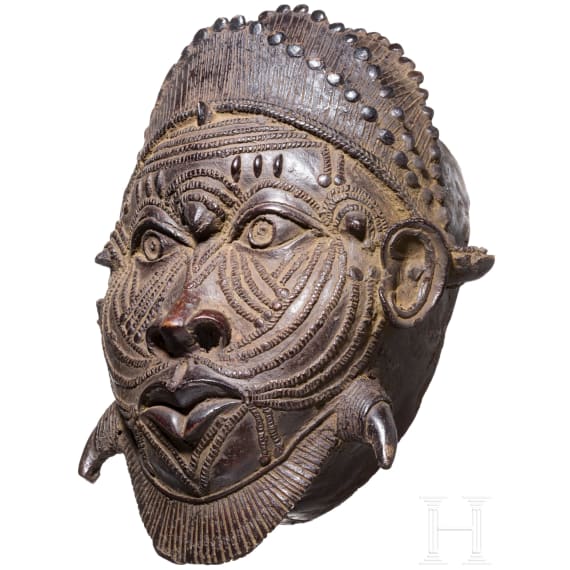 A Nigerian bronze mask of the B&eacute;nin, 20th century