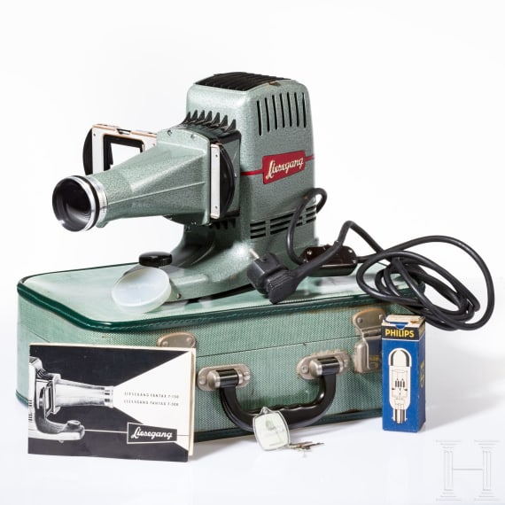 A Liesegang Fantax 7-300 slide projector 5x5 KB