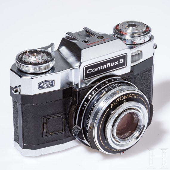 A Contaflex S Automatic Snr. U55374, with bag and tripod adapter
