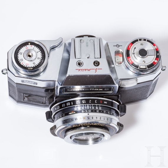 A Contaflex S Automatic Snr. U55374, with bag and tripod adapter