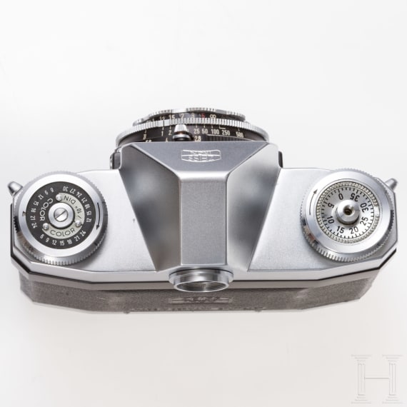 A Zeiss Ikon Contaflex I/4(?) camera
