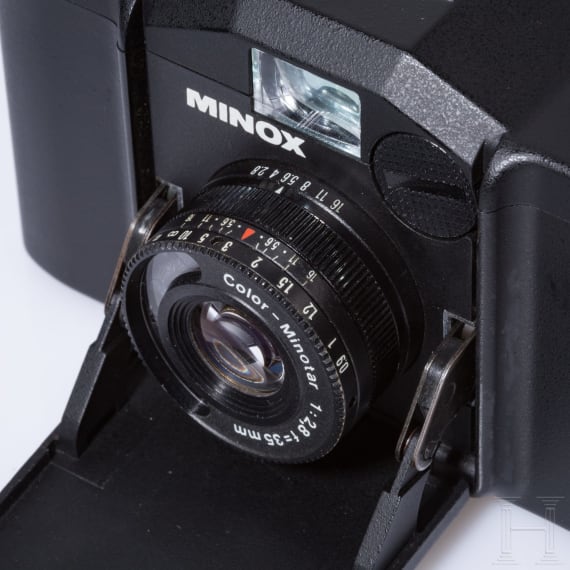 A camera Minox 35 GL, flash FC35