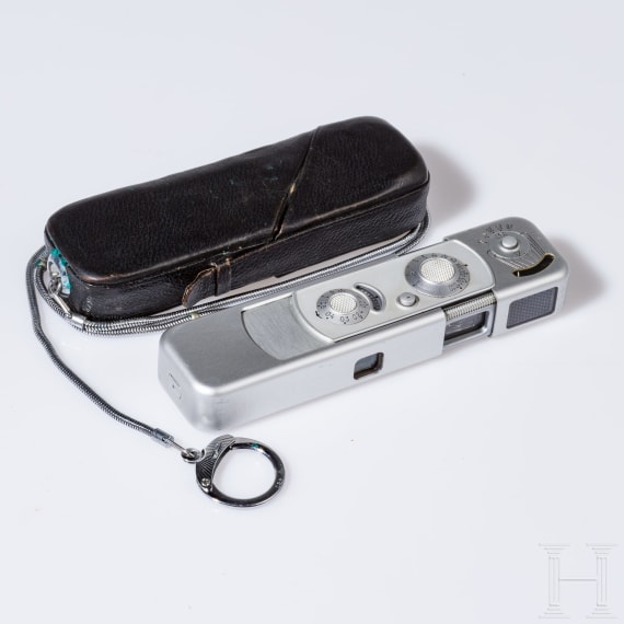 A Minox B