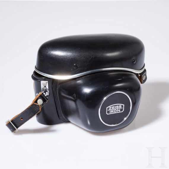 Eight ever-ready bags for Zeiss Ikon, Contarex, Contaflex, Ikonta and a lens case