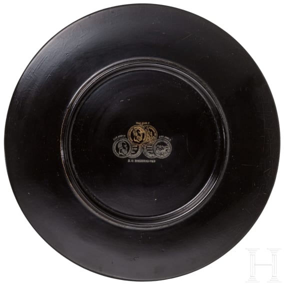 A papier m&acirc;ch&eacute; and lacquer plate, Ostashkovo, Osip Vishyakov and Sons factory, 1887 - 1896