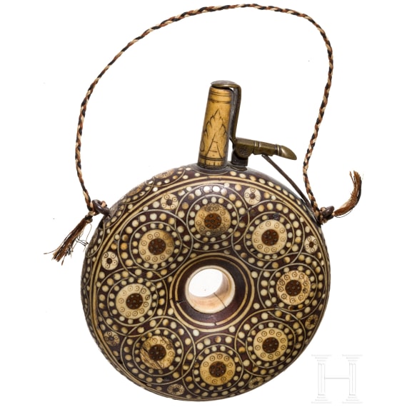 A German bone-inlaid powder flask, circa 1600