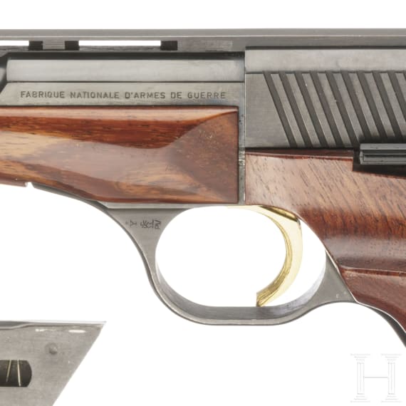 A HN Mod. 150 target pistol with conversion barrel