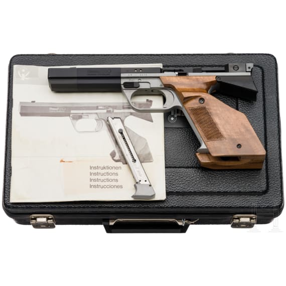 H&auml;mmerli Mod. 230, in case