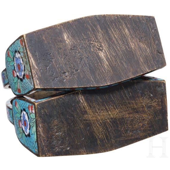 A pair of Chinese stirrups, Qing Dynasty