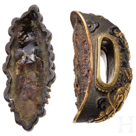 A Japanese kurigata and a single menuki, late Edo period