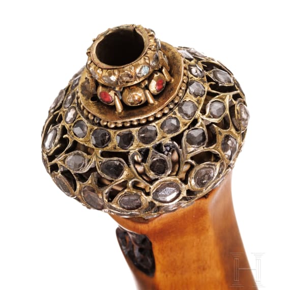 An Indonesian keris handle with stone-set selut, Java, 20th century