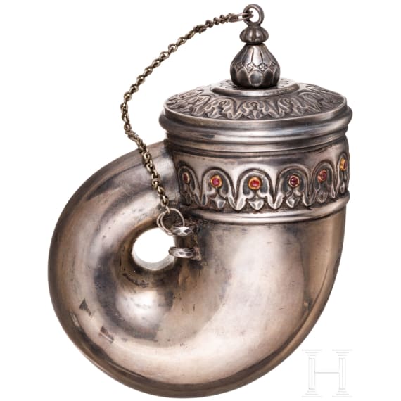 Silberne Pulverflasche in Muschelform, Bhopal, 19. Jhdt.