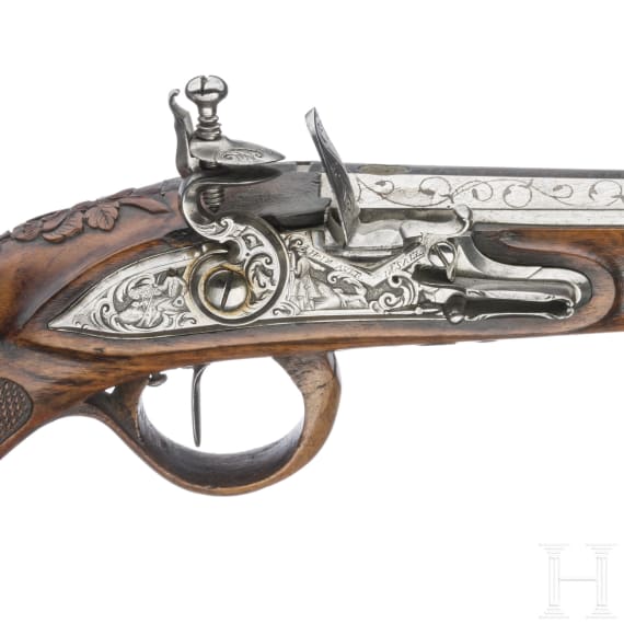 Ein Paar Steinschlosspistolen mit Kuchenreuter-L&auml;ufen, Heinrich Auer, Salzburg, um 1760 (die Sch&auml;fte sp&auml;ter)