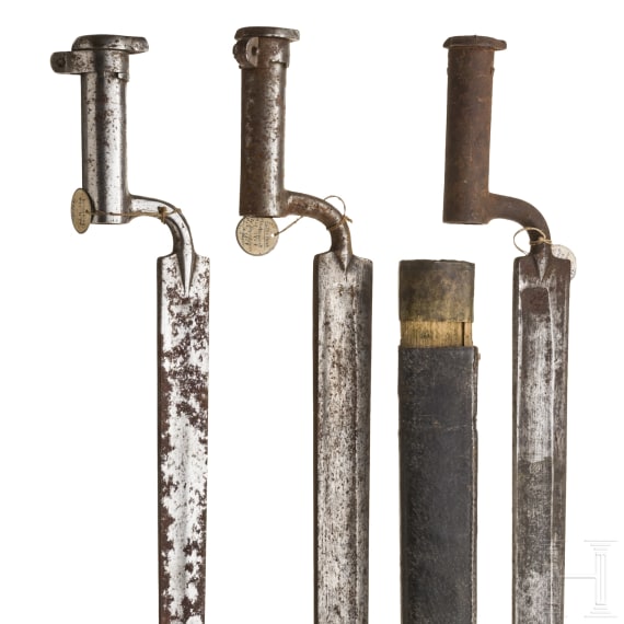 Zwei Haubajonette M 1807 und ein Haubajonett M 1854, &Ouml;sterreich