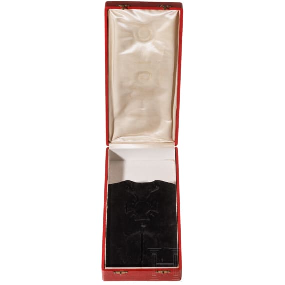 A case for the Grand Cross of the Order of St. Alexander with swords and the breast star with swords