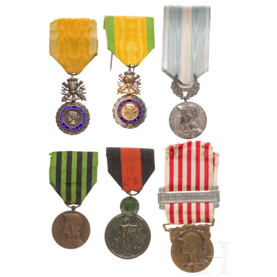 F&uuml;nf franz&ouml;sische und eine belgische Medaille
