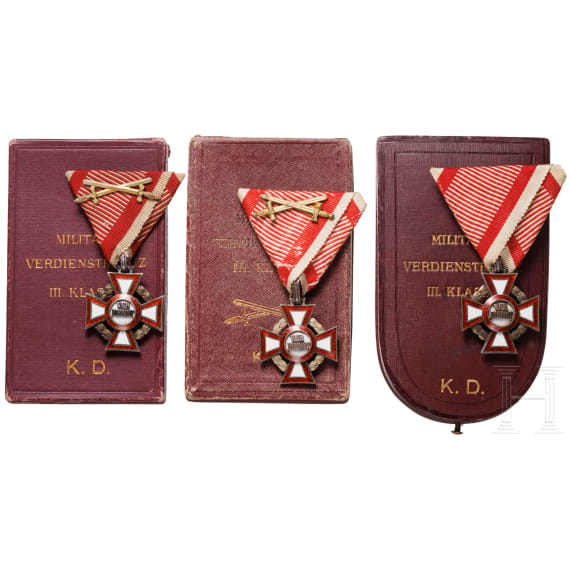 Drei Milit&auml;rverdienstkreuze 3. Klasse mit Kriegsdekoration