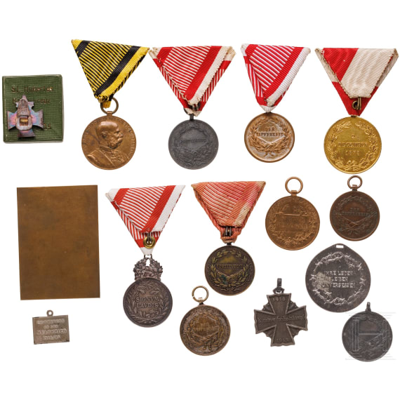 Kleine Sammlung von 13 Auszeichnungen, &Ouml;sterreich, 1875 - 1920