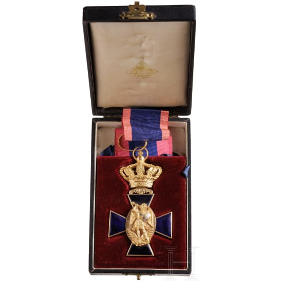 From the estate of a noble Bavarian family &ndash; a cased Cross 2nd Class of the Merit Order of St. Michael