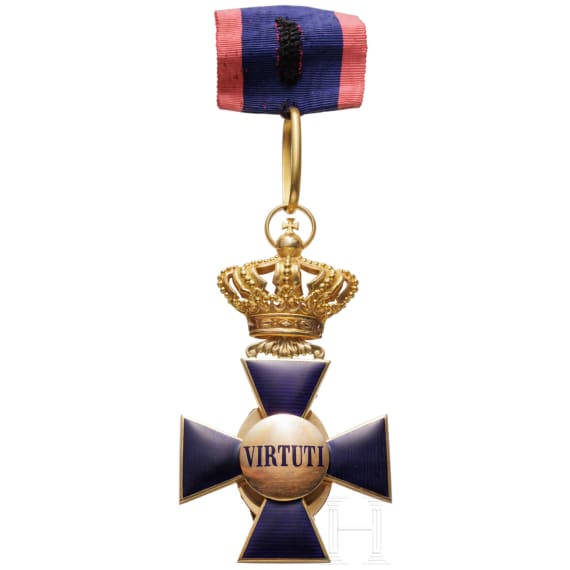 From the estate of a noble Bavarian family &ndash; a cased Cross 2nd Class of the Merit Order of St. Michael