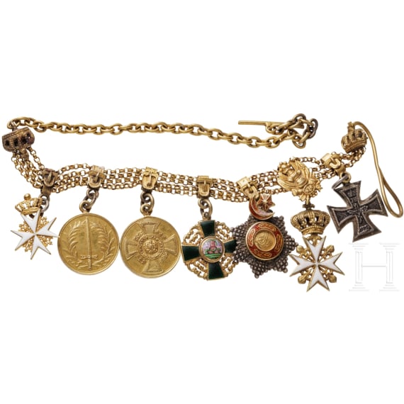 A seven-piece miniature necklace from Bavarian aristocratic property