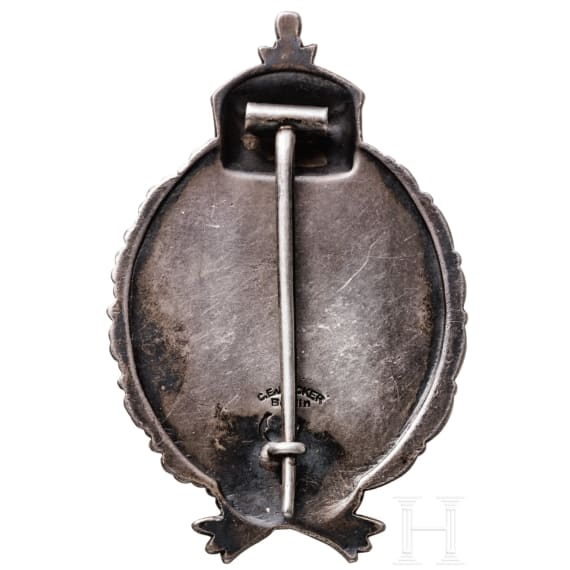 An Imperial Pilot's Badge made by Juncker in Berlin