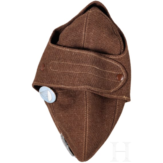 An M38 cap for paratroopers of the Bulgarian Air Force