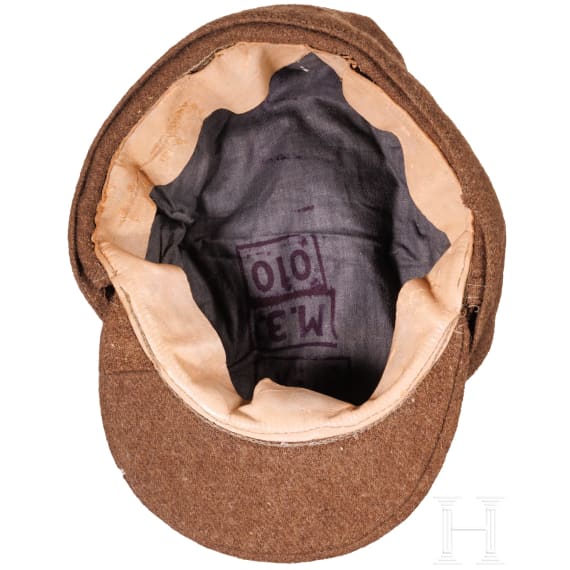 An M43 field cap for members of the Bulgarian artillery